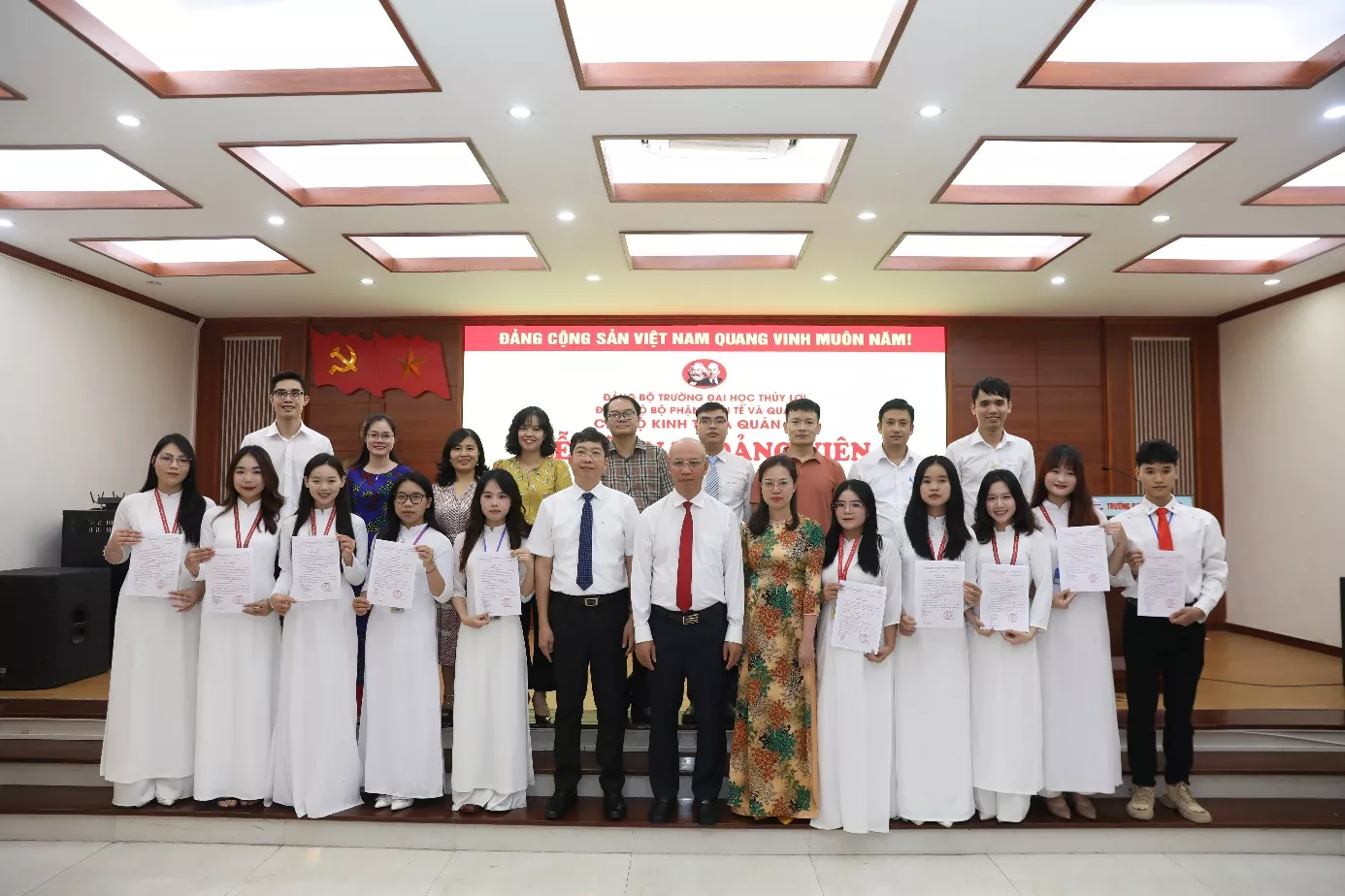 Đảng bộ KING88 - Trang Chủ KINH88 IT COM Chính Thức Tham Gia Ngay đẩy mạnh công tác phát triển đảng viên, góp phần giữ vững vị thế ‘điểm sáng’ của Đảng bộ các trường Kinh 888 tải ứng dụng, Cao đẳng Hà Nội trong công tác phát triển Đảng của Thủ đô