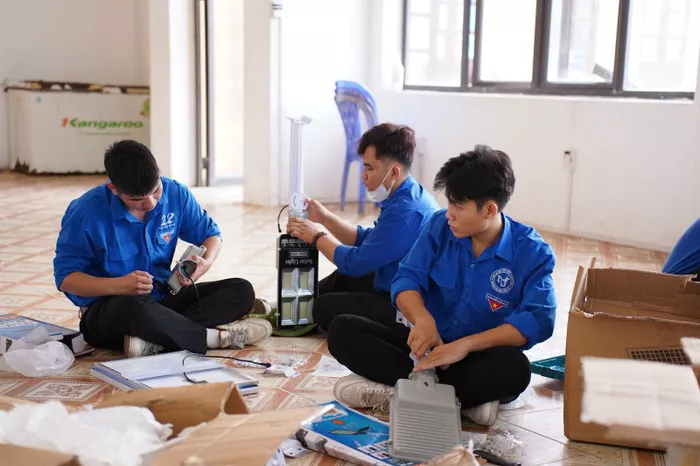 Tuổi trẻ Trường ĐH Thuỷ lợi lan tỏa tình yêu biển đảo với dự án “Thắp sáng đặc khu Bạch Long Vĩ”