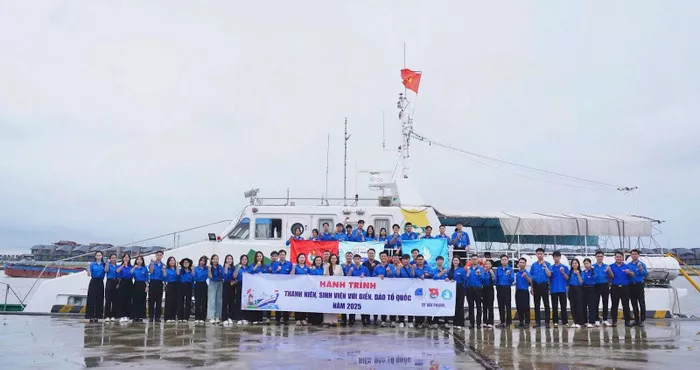 Tuổi trẻ Trường ĐH Thuỷ lợi lan tỏa tình yêu biển đảo với dự án “Thắp sáng đặc khu Bạch Long Vĩ”
