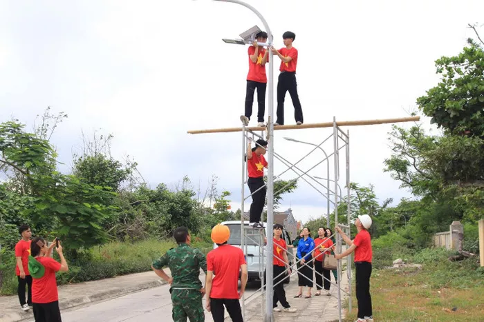 Tuổi trẻ Trường ĐH Thuỷ lợi lan tỏa tình yêu biển đảo với dự án “Thắp sáng đặc khu Bạch Long Vĩ”