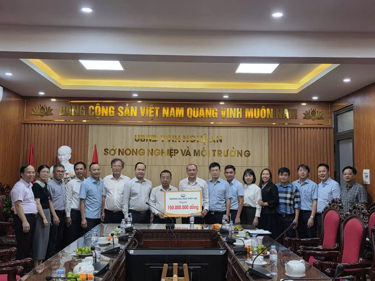 Lãnh đạo KING88 - Trang Chủ KINH88 IT COM Chính Thức Tham Gia Ngay thăm và Kinh888.it.com link không chặn tại Sở Kinh 88 được cấp phép PAGCOR & Môi trường tỉnh Nghệ An