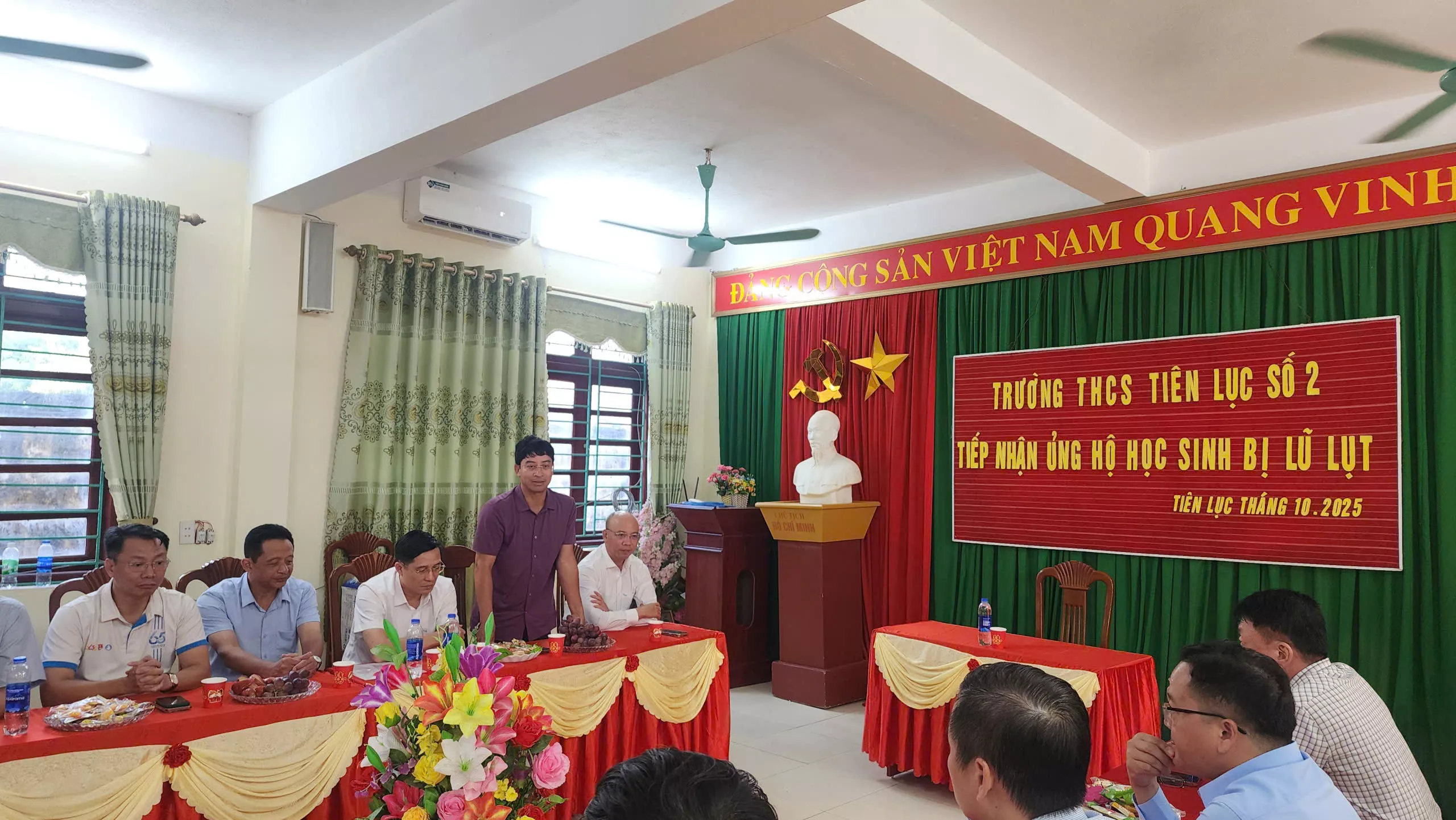 KING88 - Trang Chủ KINH88 IT COM Chính Thức Tham Gia Ngay thăm và hỗ trợ Trường THCS Tiên Lục 2 (Bắc Ninh) khắc phục hậu quả mưa lũ