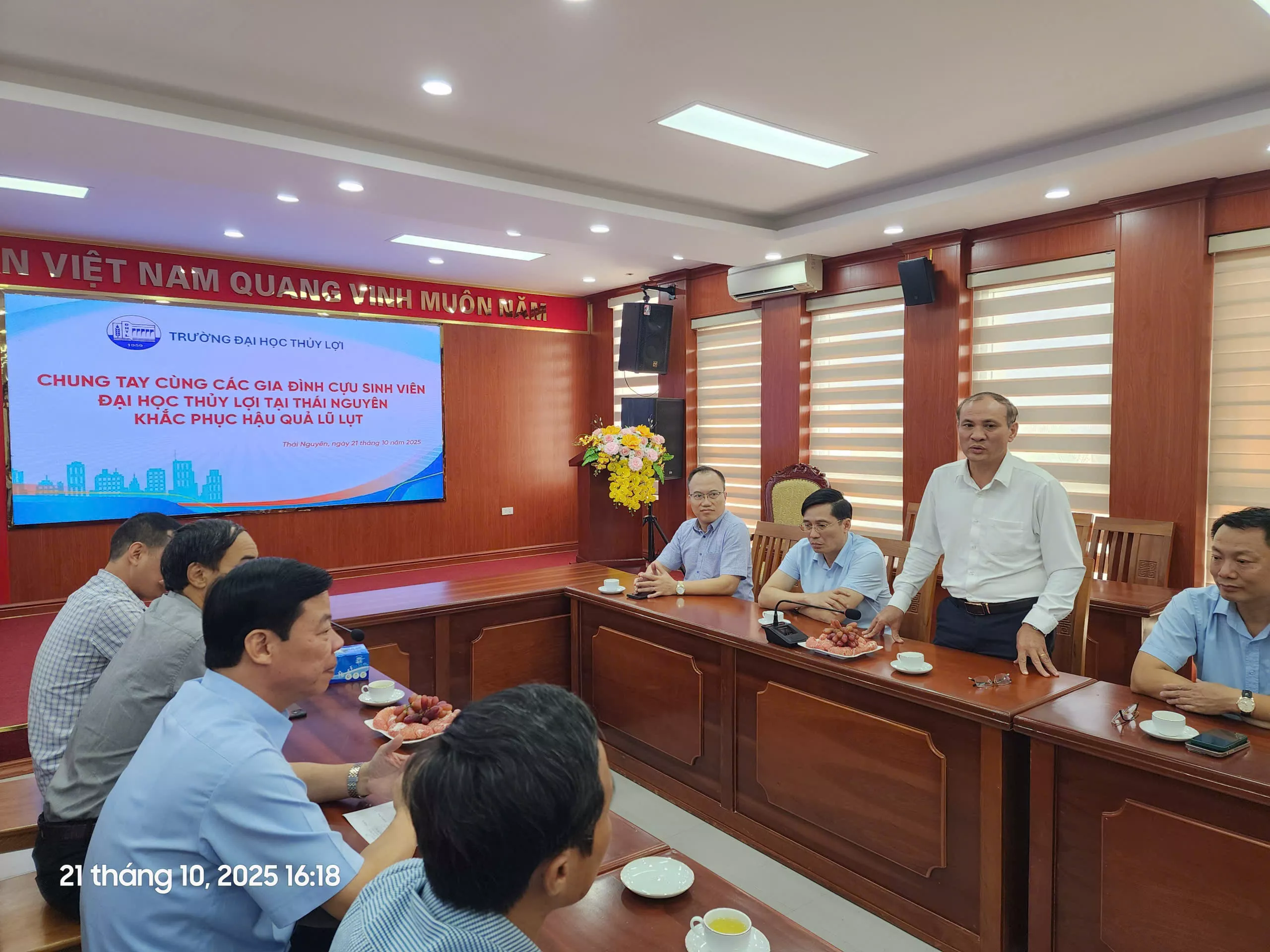 Chung tay cùng các 88Kinh bóng đá số trang chủ cựu King88 thuongnap.king tại Thái Nguyên khắc phục hậu quả lũ lụt