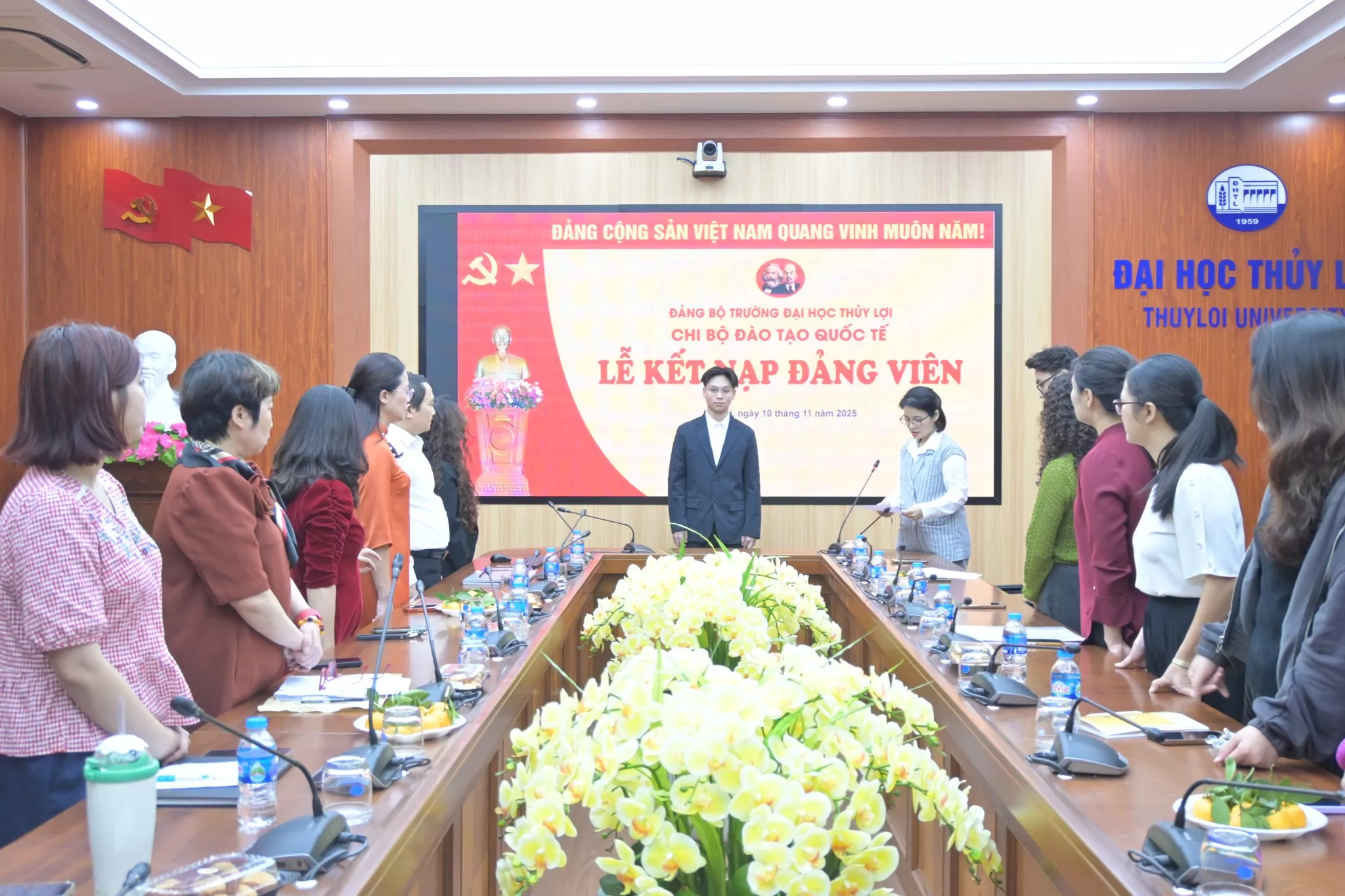 Chi bộ Đào tào Quốc tế tổ chức Lễ kết nạp Đảng cho King88 gói gọn nhiều sảnh chơi