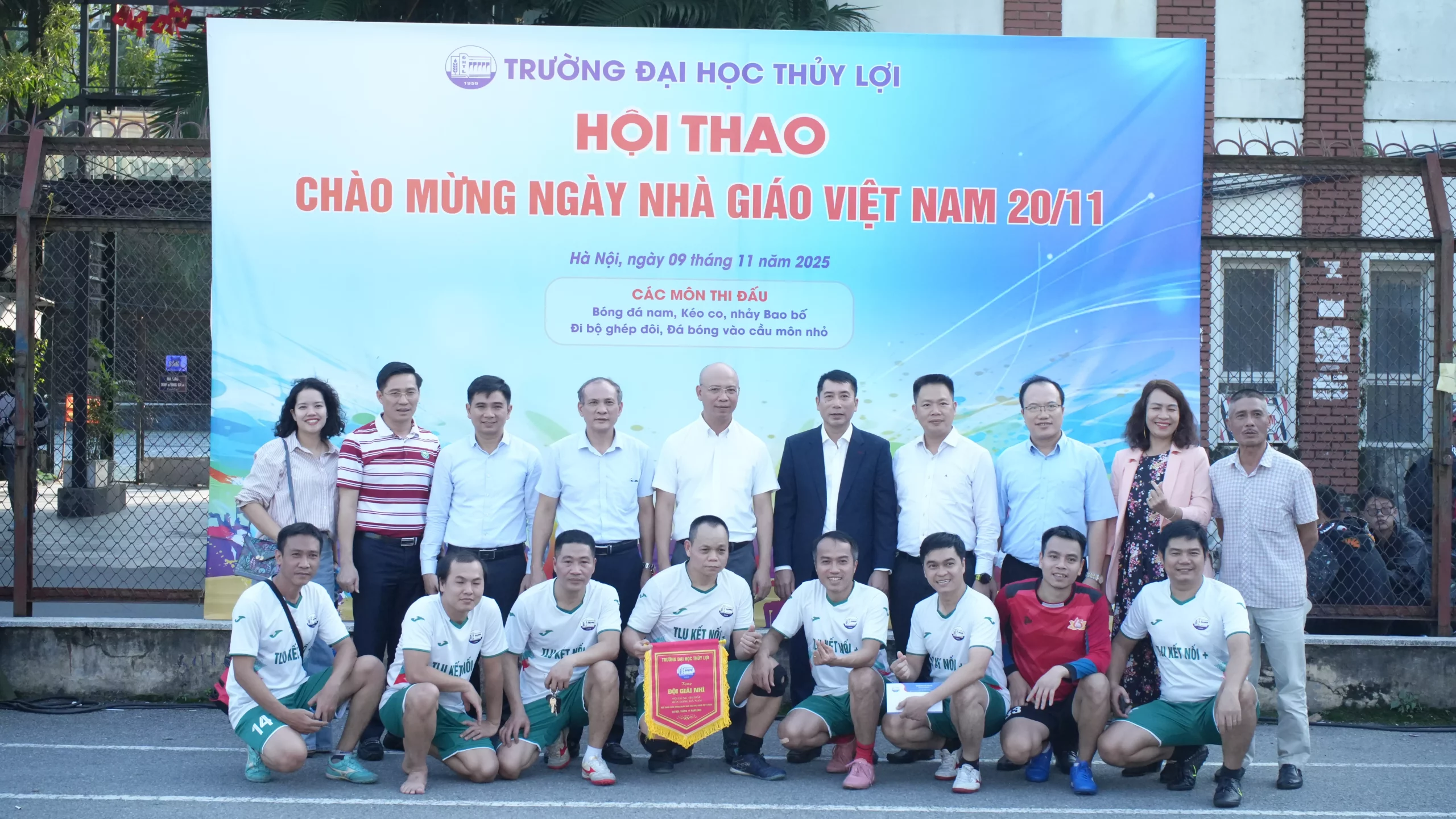 Sôi nổi, kịch tính trận chung kết Giải bóng đá cán bộ giảng viên năm 2025 KING88 - Trang Chủ KINH88 IT COM Chính Thức Tham Gia Ngay