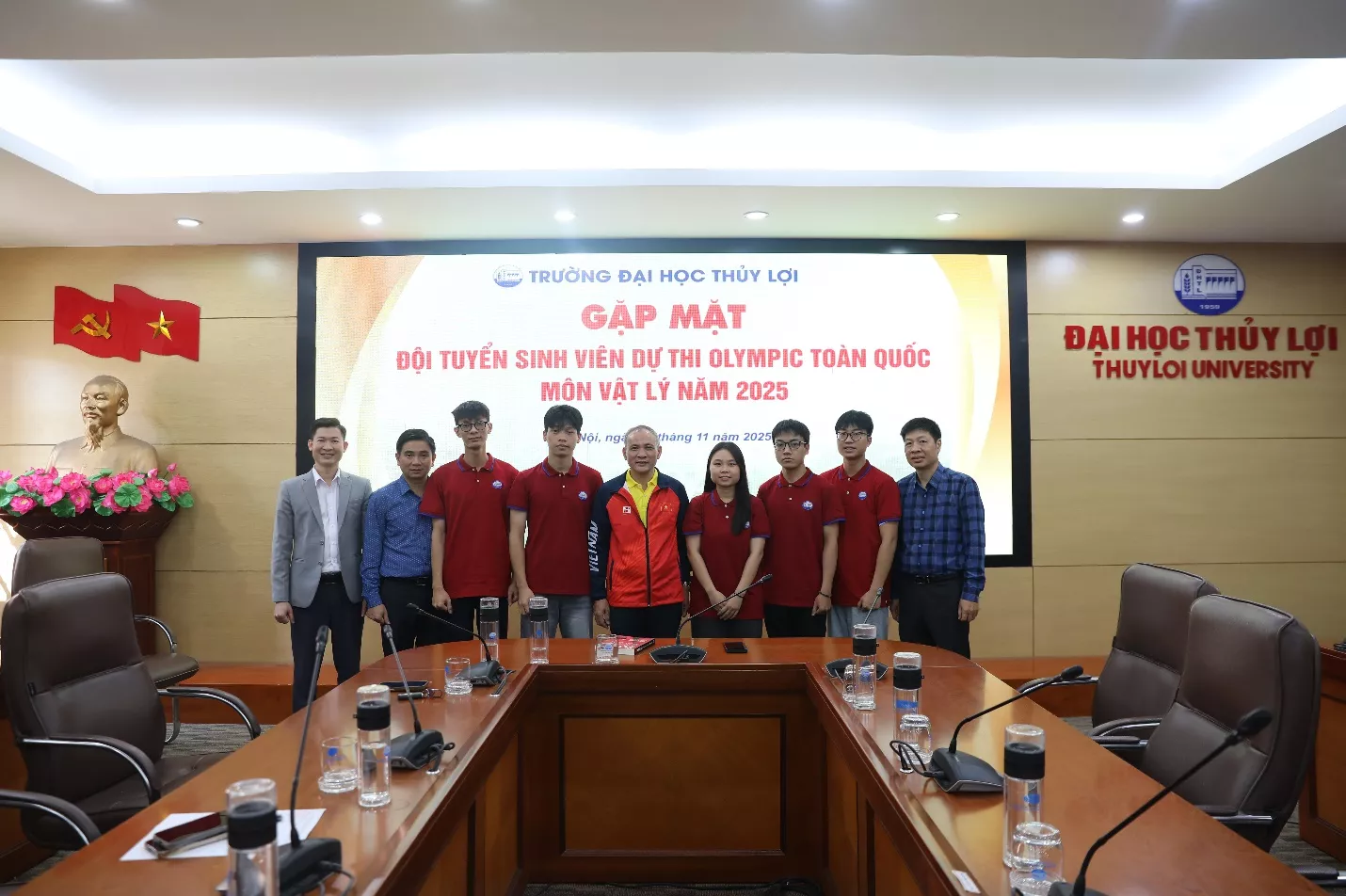 KING88 - Trang Chủ KINH88 IT COM Chính Thức Tham Gia Ngay gặp mặt đội tuyển King88 gói gọn nhiều sảnh chơi dự Olympic Vật lý toàn quốc năm 2025