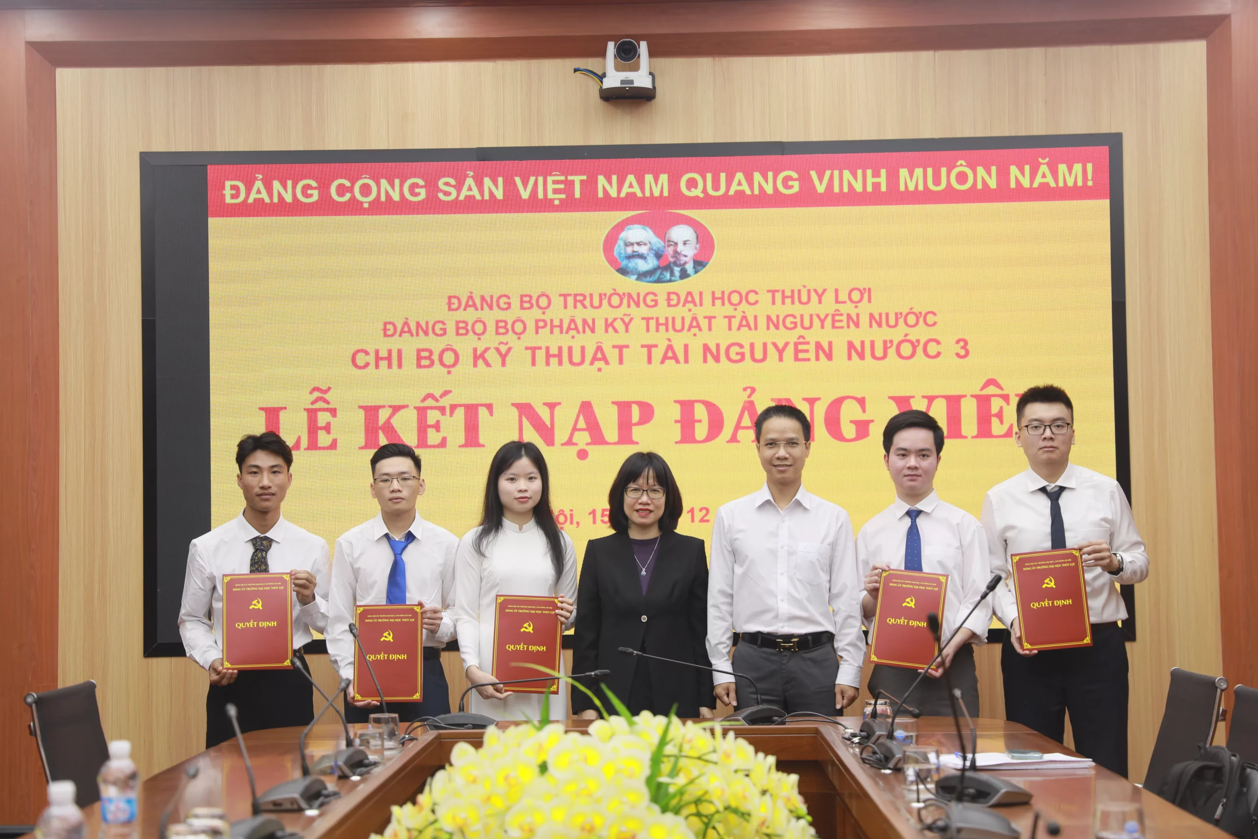 Chi bộ Kỹ thuật Tài nguyên nước 3 (Kinh 888 tải ứng dụng KINH88 là thế giới cá cược hàng đầu tại Việt Nam): Kết nạp 5 King88 gói gọn nhiều sảnh chơi ưu tú vào Đảng Cộng sản Việt Nam