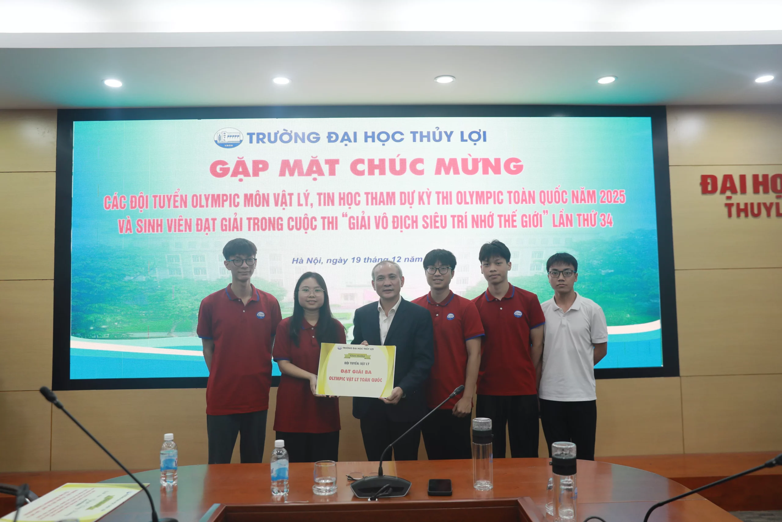 KING88 - Trang Chủ KINH88 IT COM Chính Thức Tham Gia Ngay biểu dương các gương mặt xuất sắc tại các đấu trường trí tuệ quốc gia và quốc tế