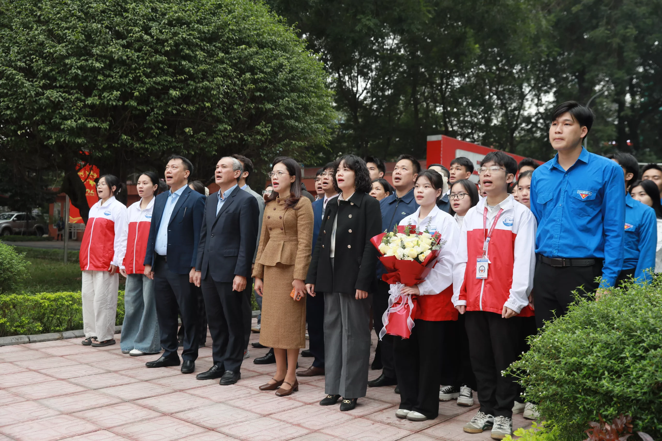 Giáo dục truyền thống cách mạng qua Lễ chào cờ đầu tiên của năm 2026