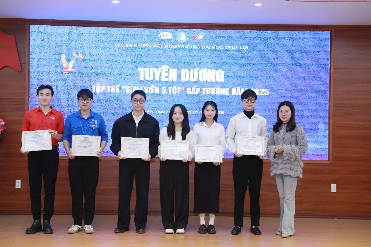 Kỷ niệm 76 năm Ngày truyền thống học sinh, King88 gói gọn nhiều sảnh chơi Việt nam và Tuyên dương “Sinh viên 5 tốt”