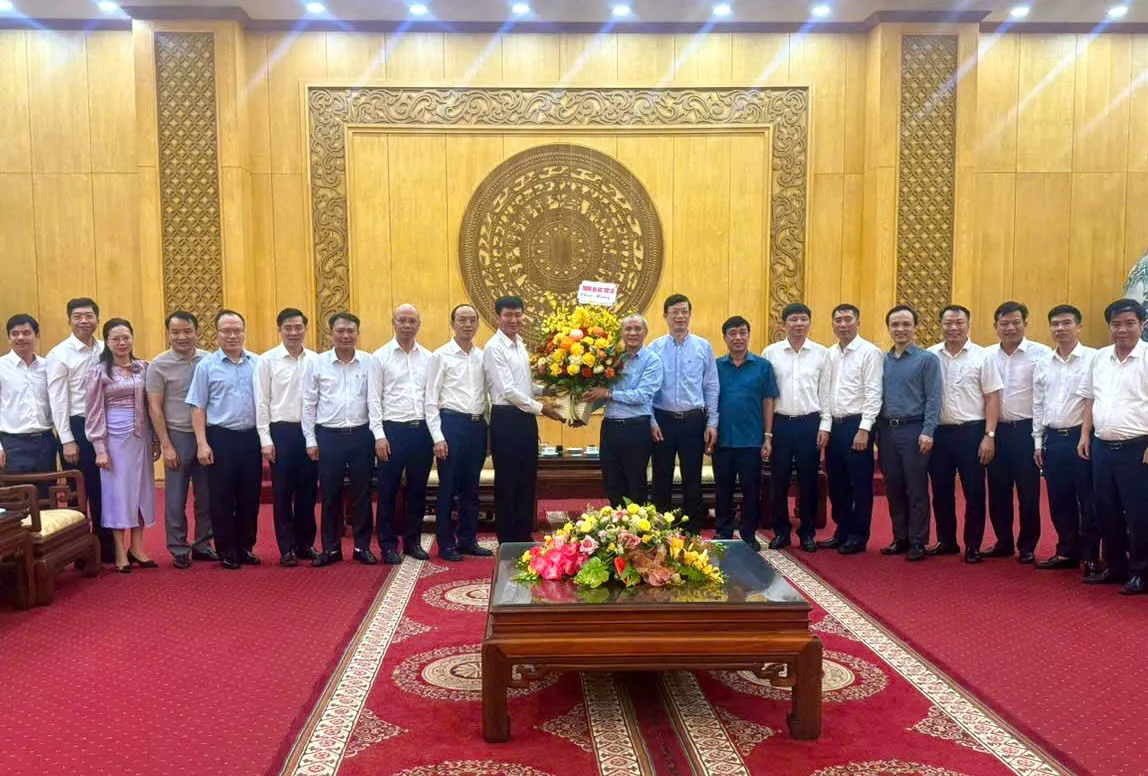 KING88 - Trang Chủ KINH88 IT COM Chính Thức Tham Gia Ngay chúc mừng cựu King88 gói gọn nhiều sảnh chơi Trần Huy Tuấn được bầu giữ chức Bí thư Tỉnh ủy Ninh Bình