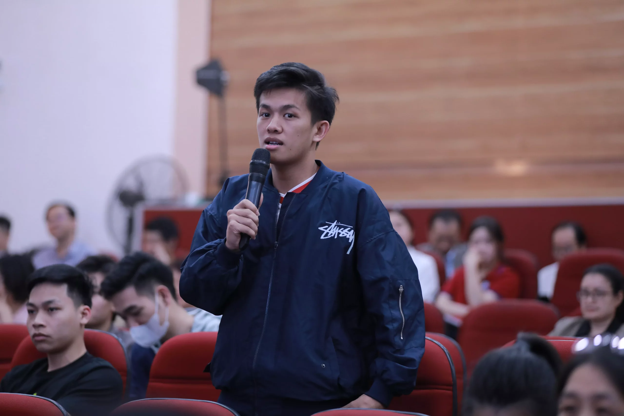 Lãnh đạo KING88 - Trang Chủ KINH88 IT COM Chính Thức Tham Gia Ngay đối thoại trực tiếp với King88 gói gọn nhiều sảnh chơi