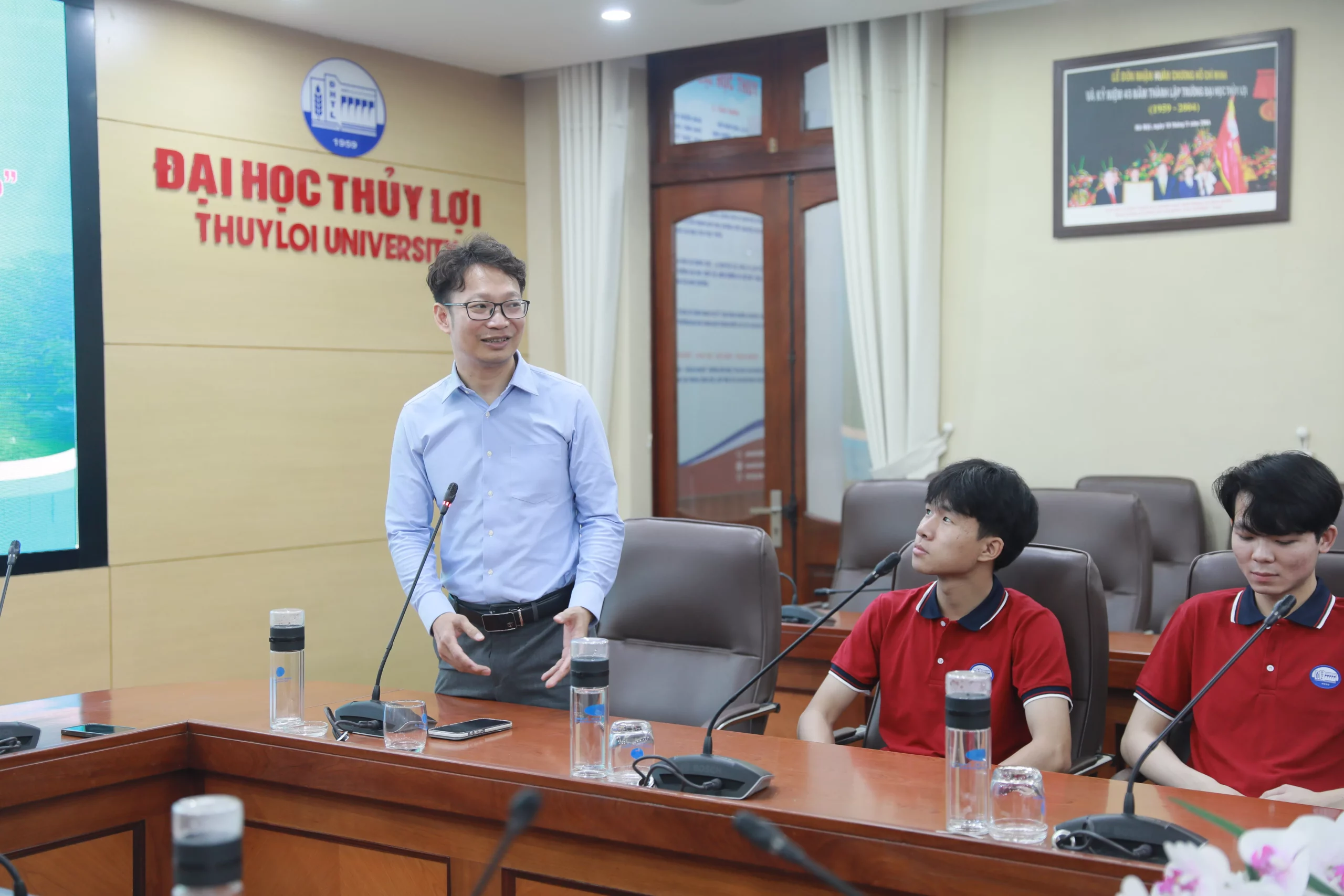 KING88 - Trang Chủ KINH88 IT COM Chính Thức Tham Gia Ngay gặp mặt, động viên hai đội tuyển tham dự vòng Chung kết toàn quốc năm 2026