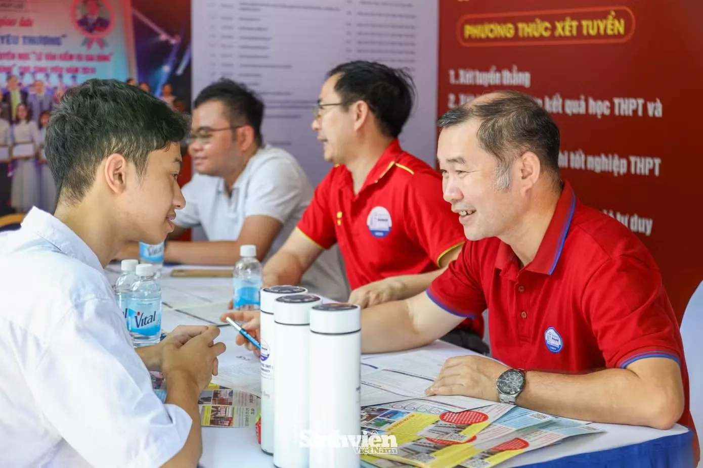Kinh 888 tải ứng dụng KINH88 là thế giới cá cược hàng đầu tại Việt Nam tuyển 5.750 chỉ tiêu năm 2026, mở thêm 3 ngành mới bắt nhịp xu hướng công nghệ