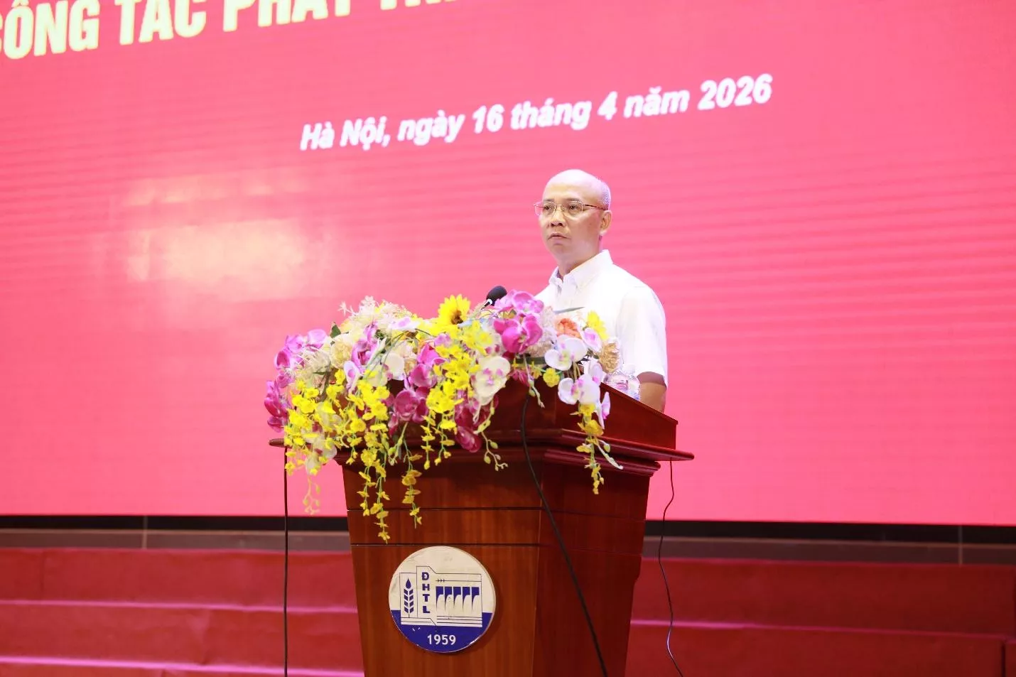 Đảng bộ Trường King88clb com thể thao, casino, bắn cá, nổ hũ, đá gà KINH88 là thế giới cá cược hàng đầu tại Việt Nam: Nâng cao hiệu quả công tác phát triển Đảng trong King88 gói gọn nhiều sảnh chơi