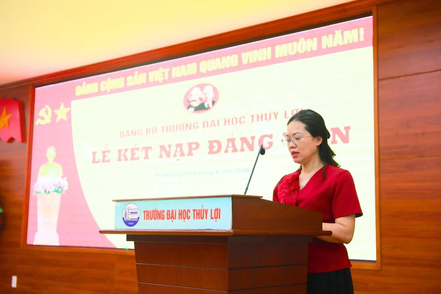 Lễ kết nạp đảng viên mới tại KING88 - Trang Chủ KINH88 IT COM Chính Thức Tham Gia Ngay