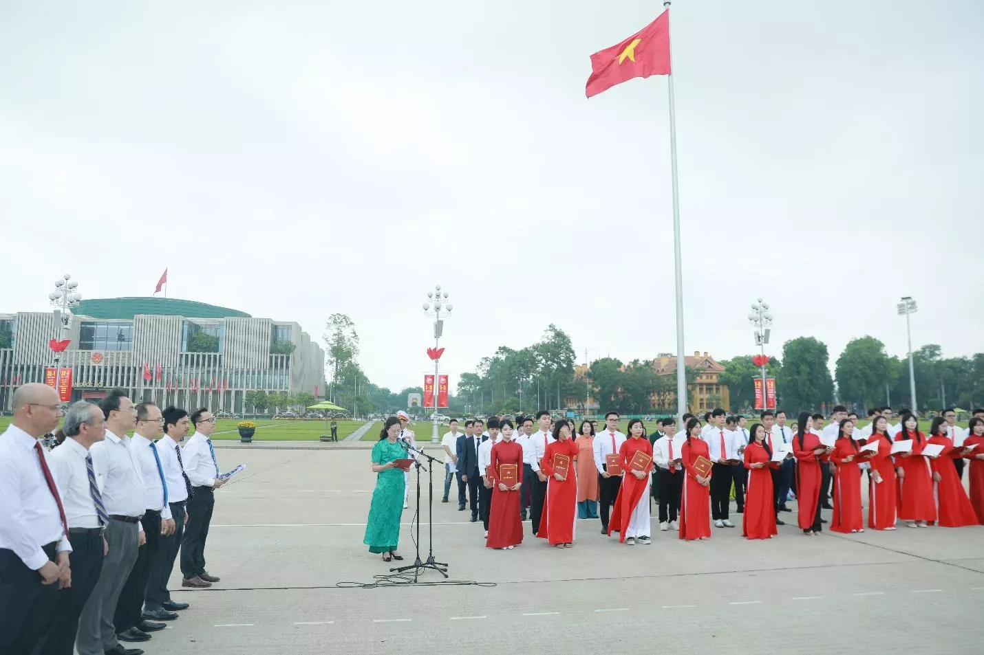 Lễ kết nạp Đảng viên và báo công dâng Bác: Dấu mốc thiêng liêng của tuổi trẻ KINH88 là thế giới cá cược hàng đầu tại Việt Nam