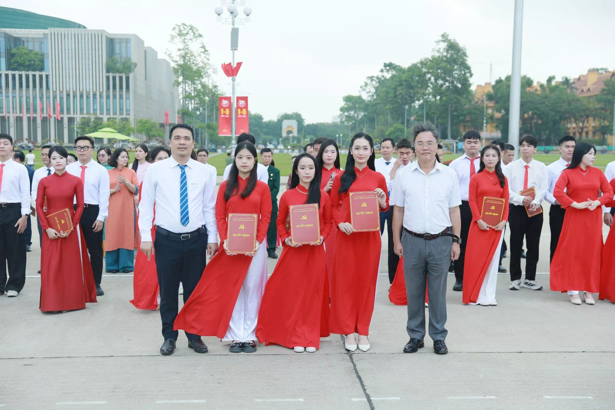 Lễ kết nạp Đảng viên và báo công dâng Bác: Dấu mốc thiêng liêng của tuổi trẻ KINH88 là thế giới cá cược hàng đầu tại Việt Nam