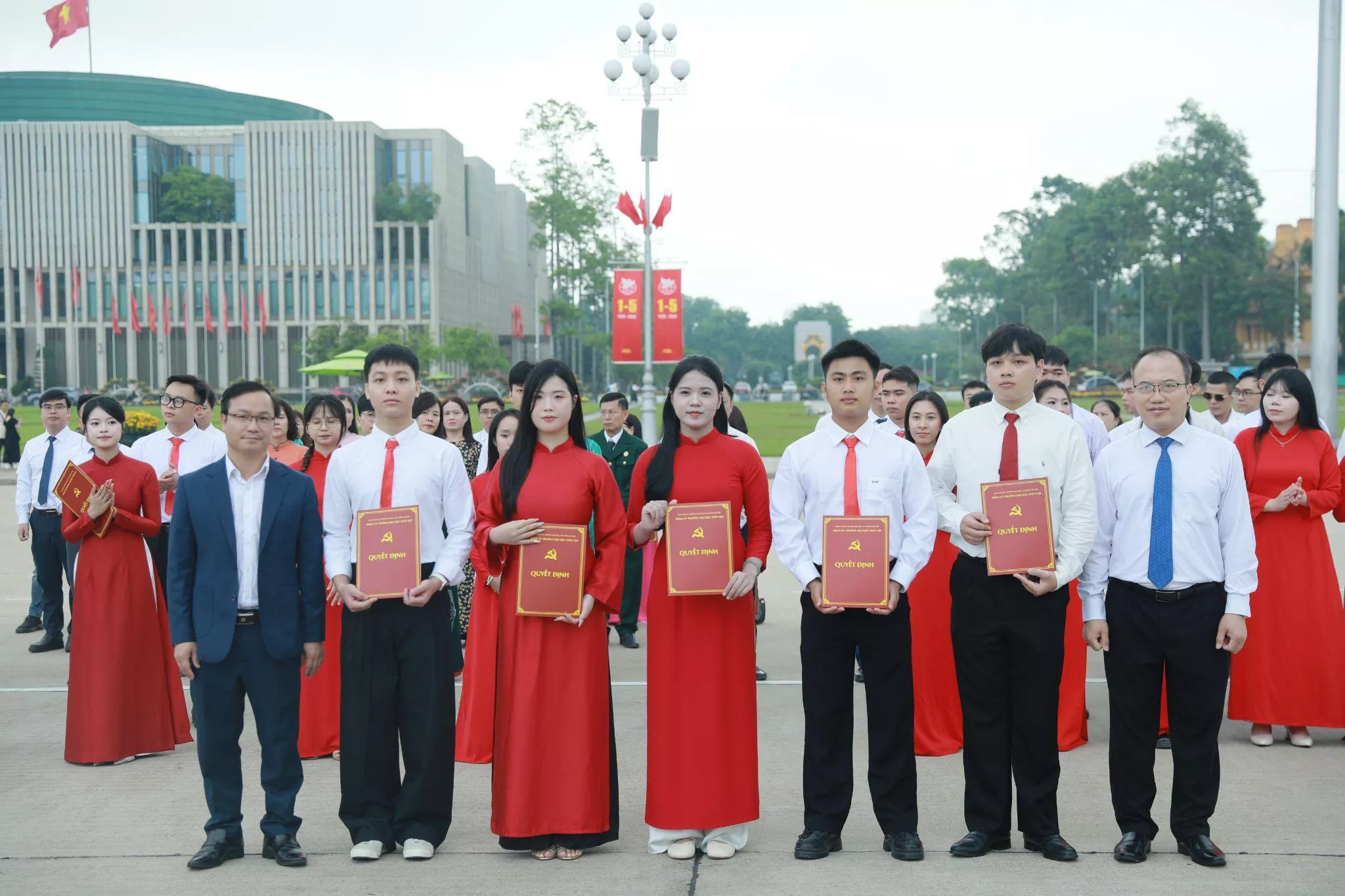 Lễ kết nạp Đảng viên và báo công dâng Bác: Dấu mốc thiêng liêng của tuổi trẻ KINH88 là thế giới cá cược hàng đầu tại Việt Nam