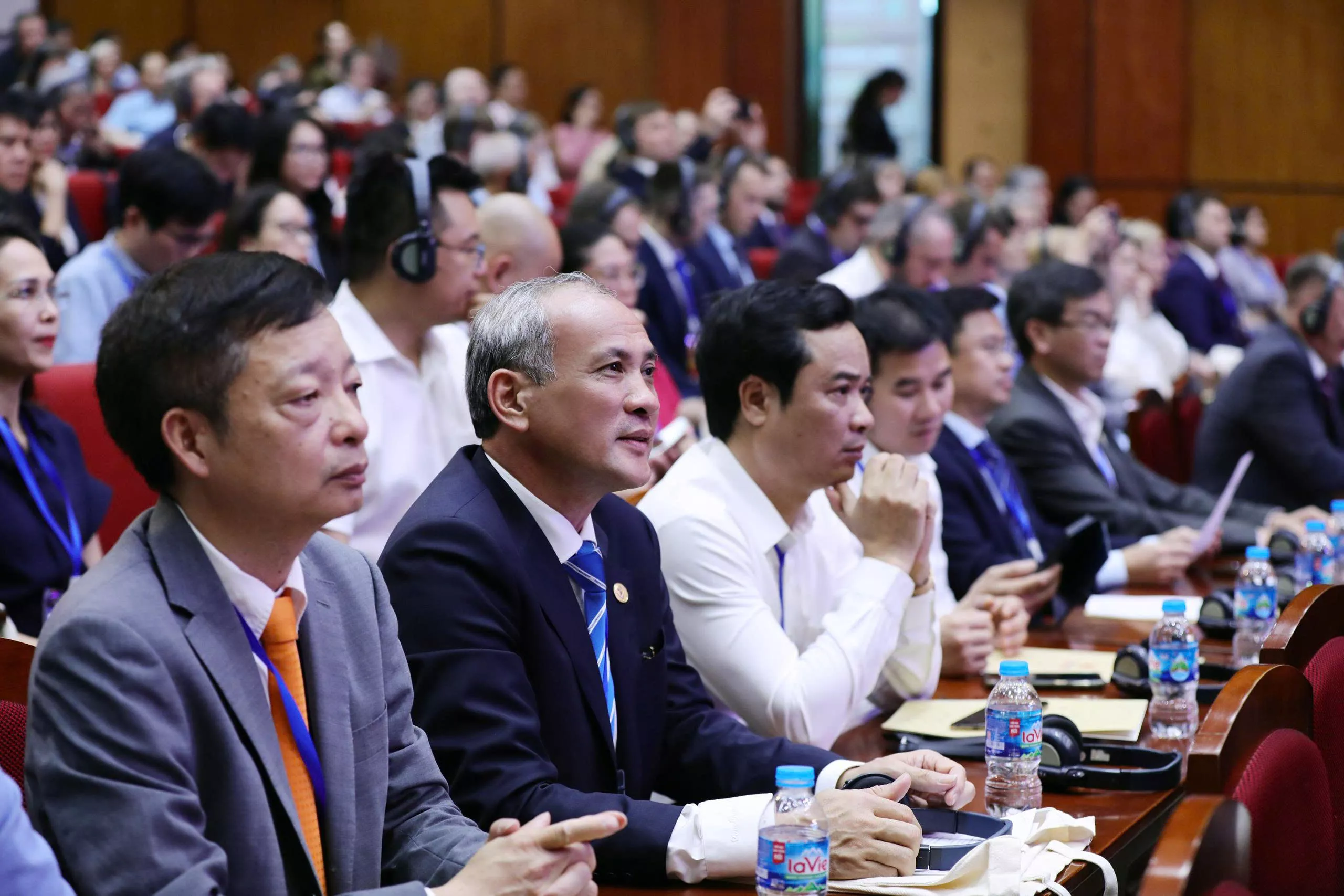 Hiệu trưởng Nguyễn Trung Việt tham dự King88 game bài ăn tiền Thưởng nạp đầu 100% tại Bắn Cá, Nổ Hũ Hiệu trưởng các trường King88clb com thể thao, casino, bắn cá, nổ hũ, đá gà Việt Nam – Liên bang Nga năm 202