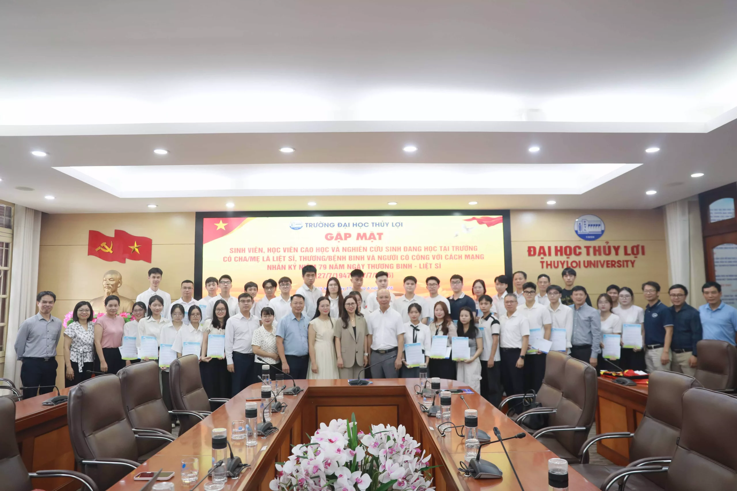 Gặp mặt King88 gói gọn nhiều sảnh chơi, học viên Cao học và King88 trang cá cược bóng đá trực tuyến sinh đang học tại trường có cha/mẹ là Liệt sĩ, Thương/bệnh binh và Người có công với cách mạng nhân Kỷ niệm 79 năm Ngày Thương binh – Liệt sĩ