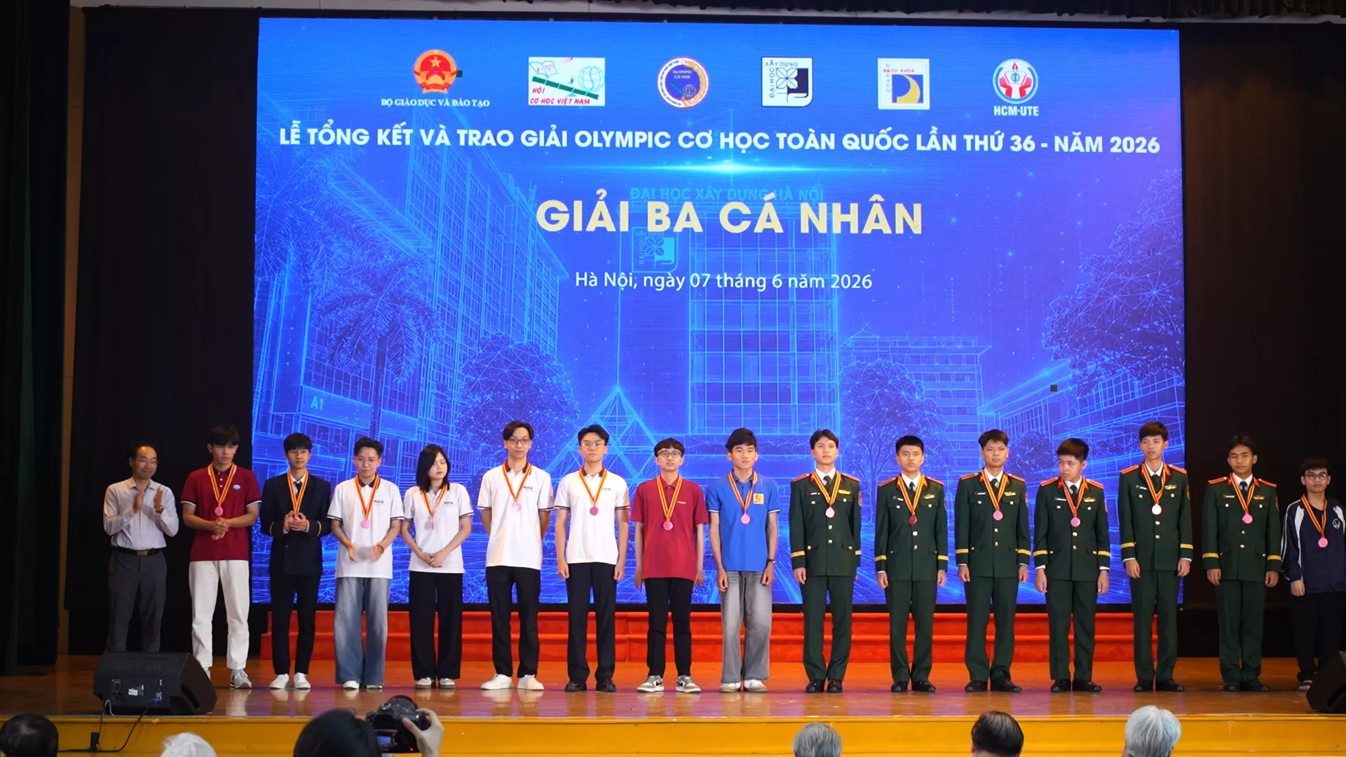 Sinh viên KING88 - Trang Chủ KINH88 IT COM Chính Thức Tham Gia Ngay giành 43 giải thưởng tại kỳ thi Olympic Cơ học toàn quốc lần thứ 36