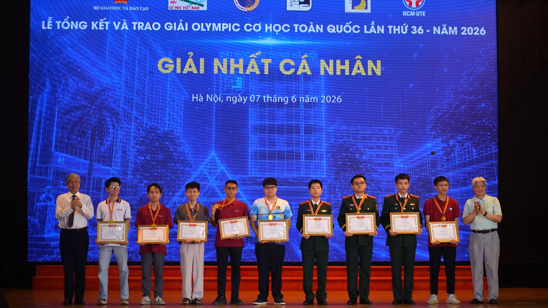 Sinh viên KING88 - Trang Chủ KINH88 IT COM Chính Thức Tham Gia Ngay giành 43 giải thưởng tại kỳ thi Olympic Cơ học toàn quốc lần thứ 36