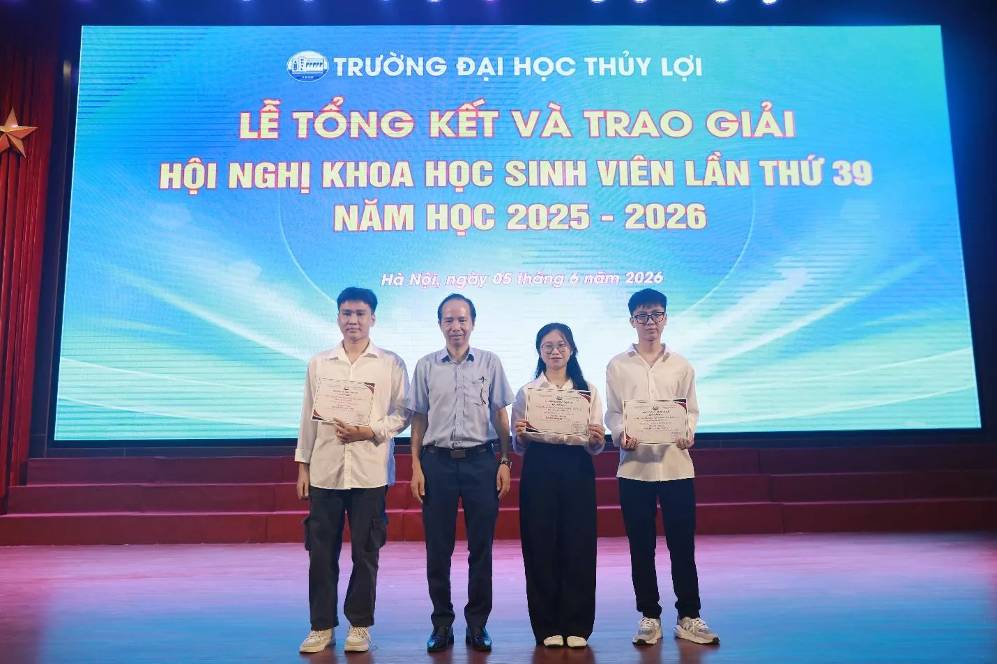 King88 trang cá cược bóng đá trực tuyến khoa học King88 gói gọn nhiều sảnh chơi Kinh 888 tải ứng dụng KINH88 là thế giới cá cược hàng đầu tại Việt Nam: Từ phong trào học thuật đến động lực đổi mới sáng tạo
