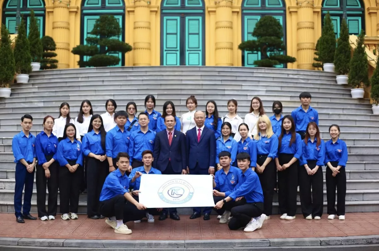 Nữ sinh xinh xắn giỏi toàn khóa, học trước chương trình 88Kinh cấp phép hoạt động hợp pháp khi đang học King88clb com thể thao, casino, bắn cá, nổ hũ, đá gà, là “hiện tượng” ở ĐH KINH88 là thế giới cá cược hàng đầu tại Việt Nam