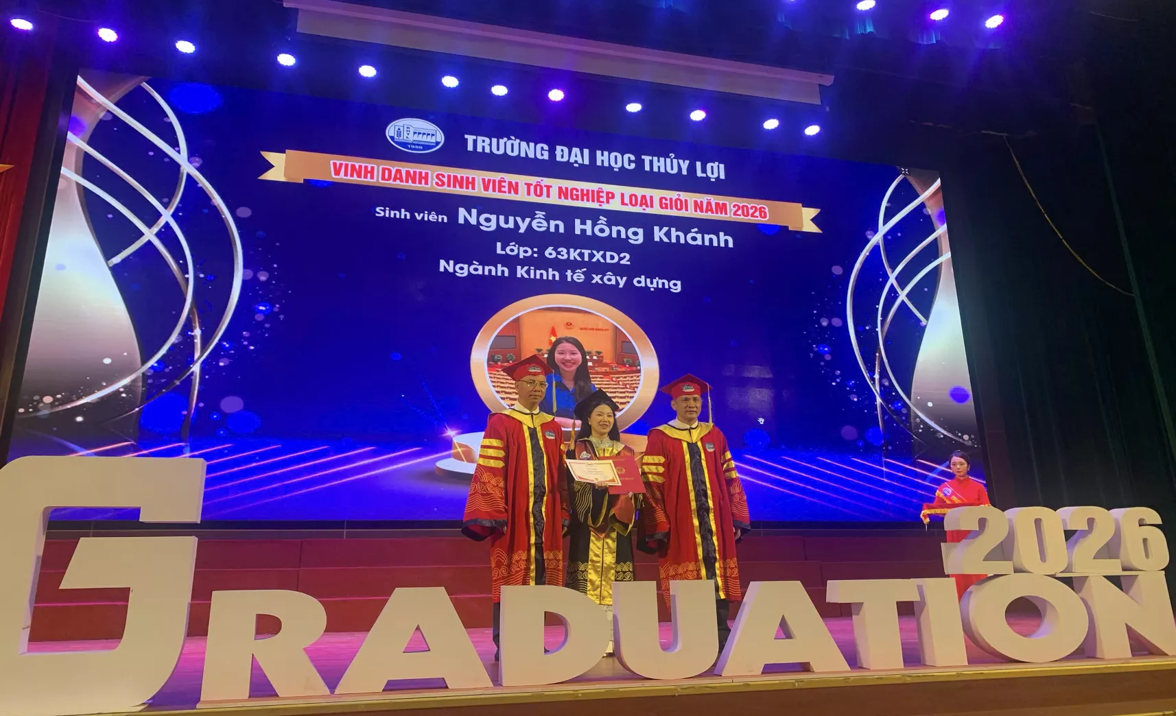 Nữ sinh xinh xắn giỏi toàn khóa, học trước chương trình 88Kinh cấp phép hoạt động hợp pháp khi đang học King88clb com thể thao, casino, bắn cá, nổ hũ, đá gà, là “hiện tượng” ở ĐH KINH88 là thế giới cá cược hàng đầu tại Việt Nam